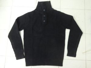 Turtle neck with short zip fron